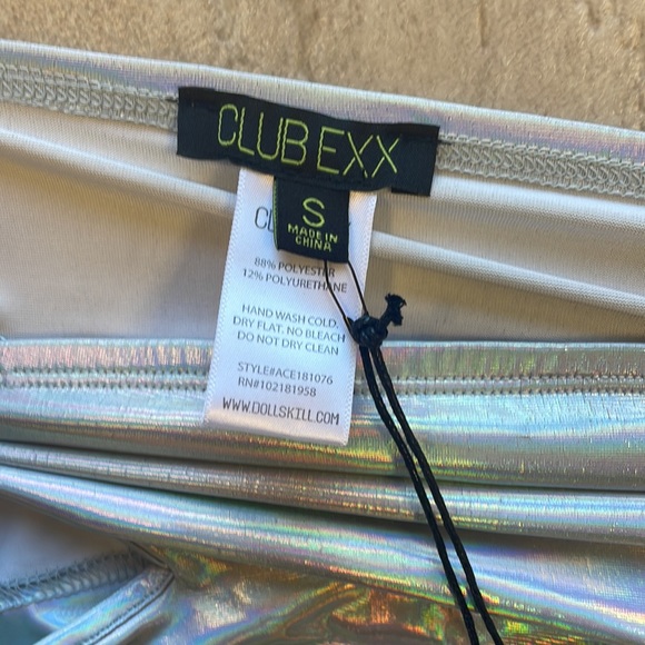 Holographic Silver Rave Top - Picture 4 of 4